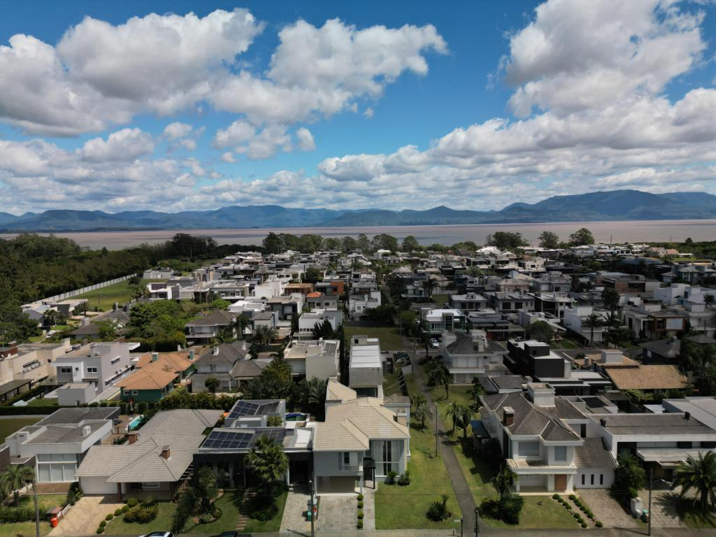 Casas e Sobrados em Condomínio Fechado